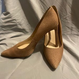 Nine West Size 10 (heel height is about 4 inches)